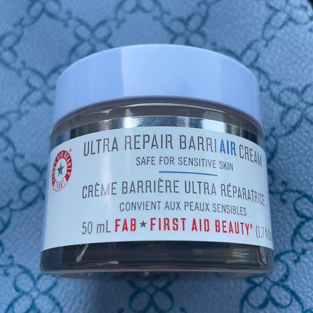 First Aid Beauty Ultra Barrair Cream